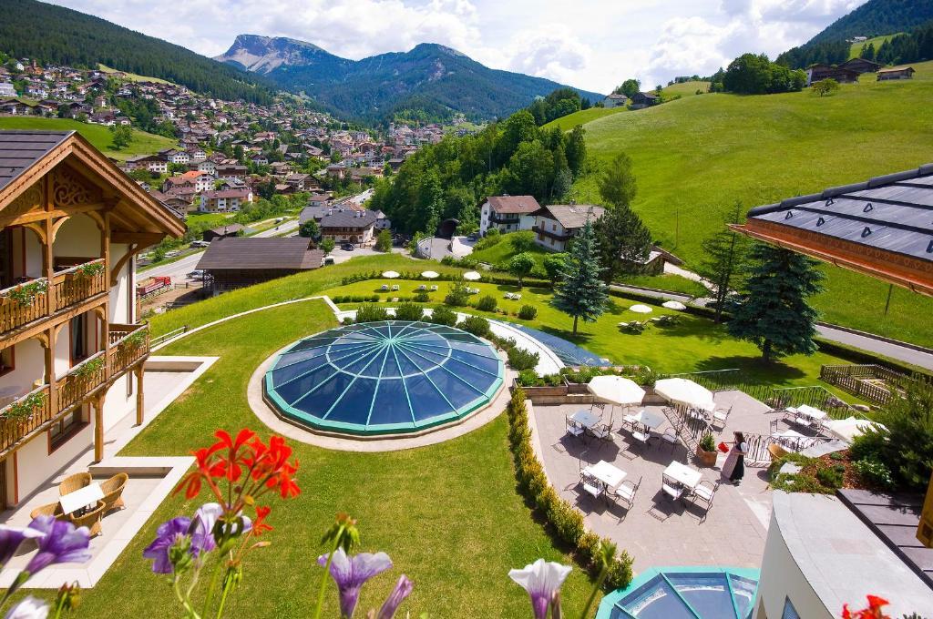 Alpin & Vital Hotel La Perla Ortisei Exteriör bild