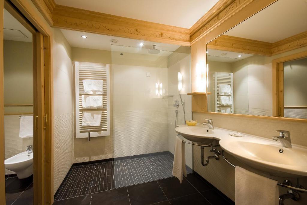 Alpin & Vital Hotel La Perla Ortisei Rum bild